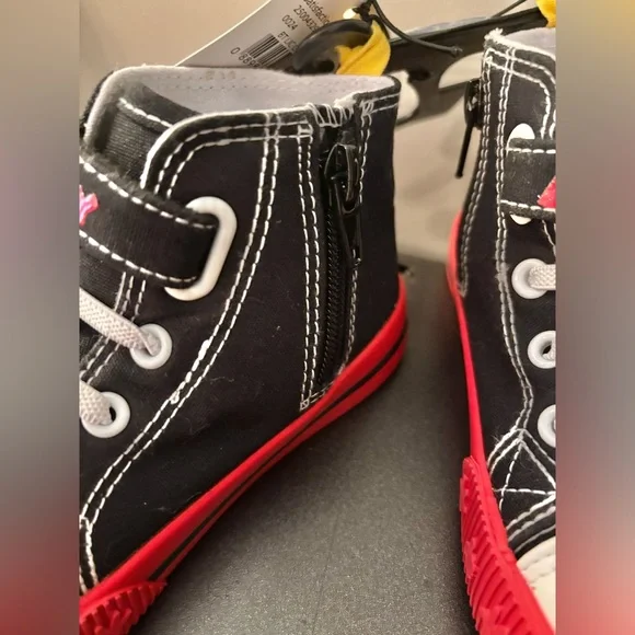 NWT Disney Mickey Mouse shoes size 10 - Picture 4 of 5